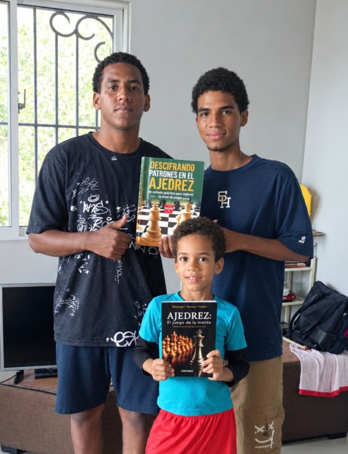Entrega de libros a jóvenes talentos
